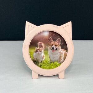 Isaac Jacobs - ‘Pink Cat’ picture frame. 4” x 4”. NWT.